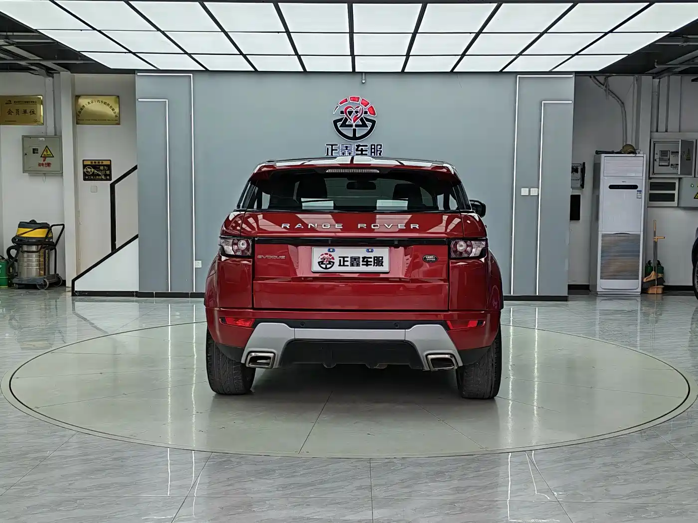 Land Rover Range Rover Evoque (Import) 2013 2.0T 5-door Dynamic Edition фото 16