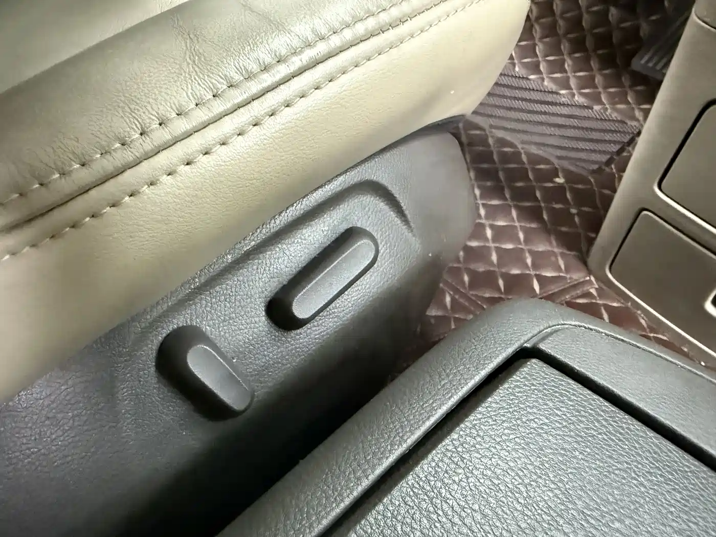 Buick GL8 2011 3.0L GT Luxury Business Elegance Edition фото 19