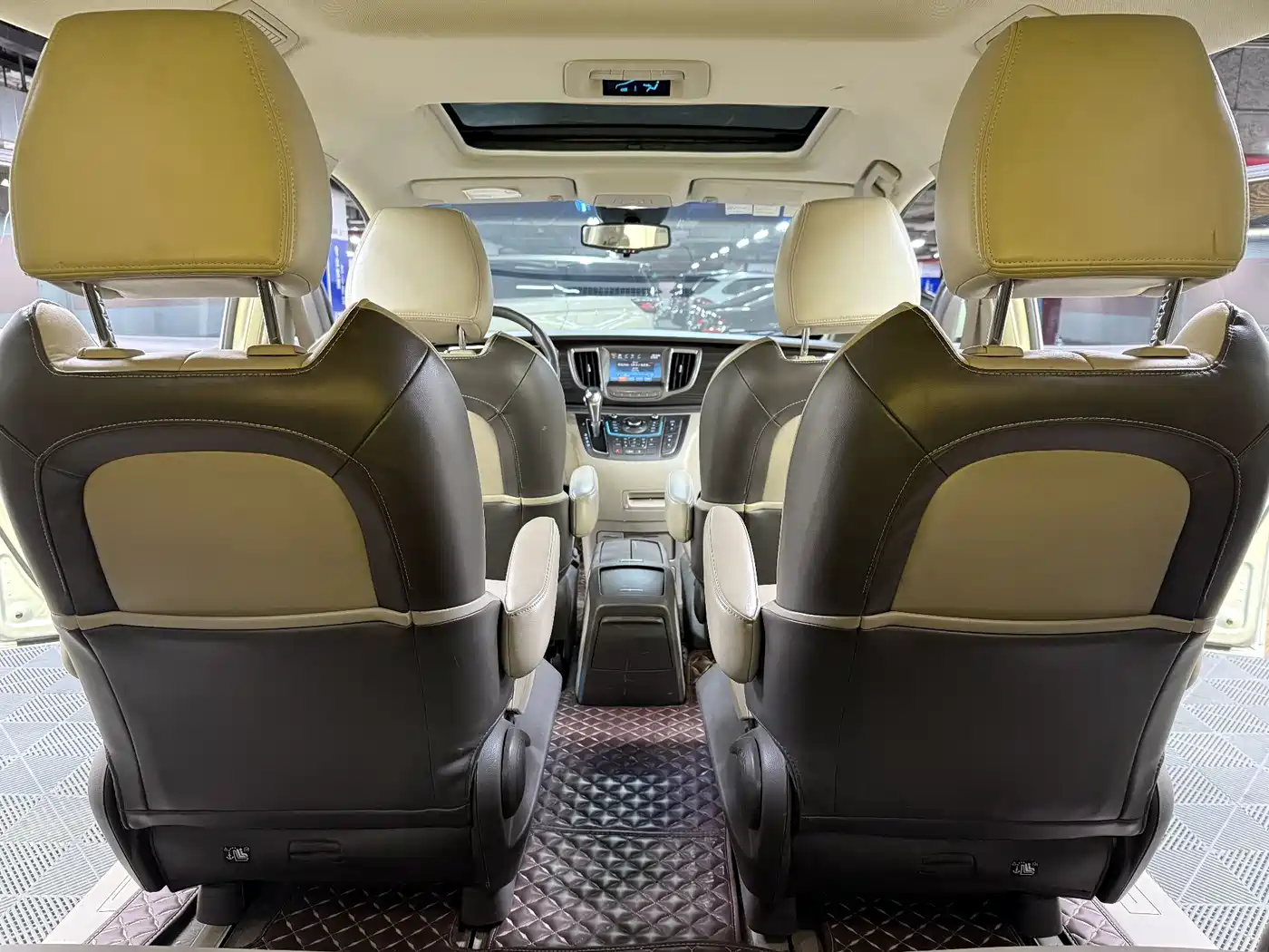 Buick GL8 2011 3.0L GT Luxury Business Elegance Edition фото 36