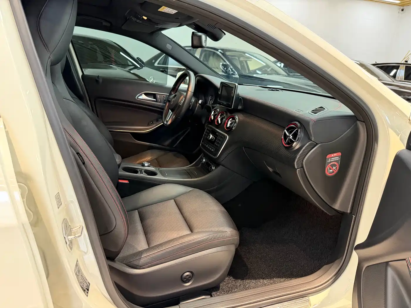 Mercedes-Benz A-Class (Import) 2016 A 260 Sport фото 19