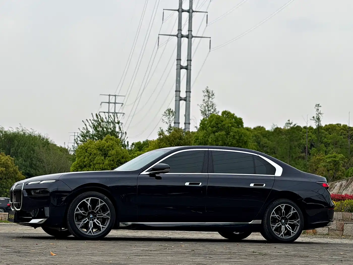 BMW 7 Series 2023 Model 735Li Luxury Package фото 16