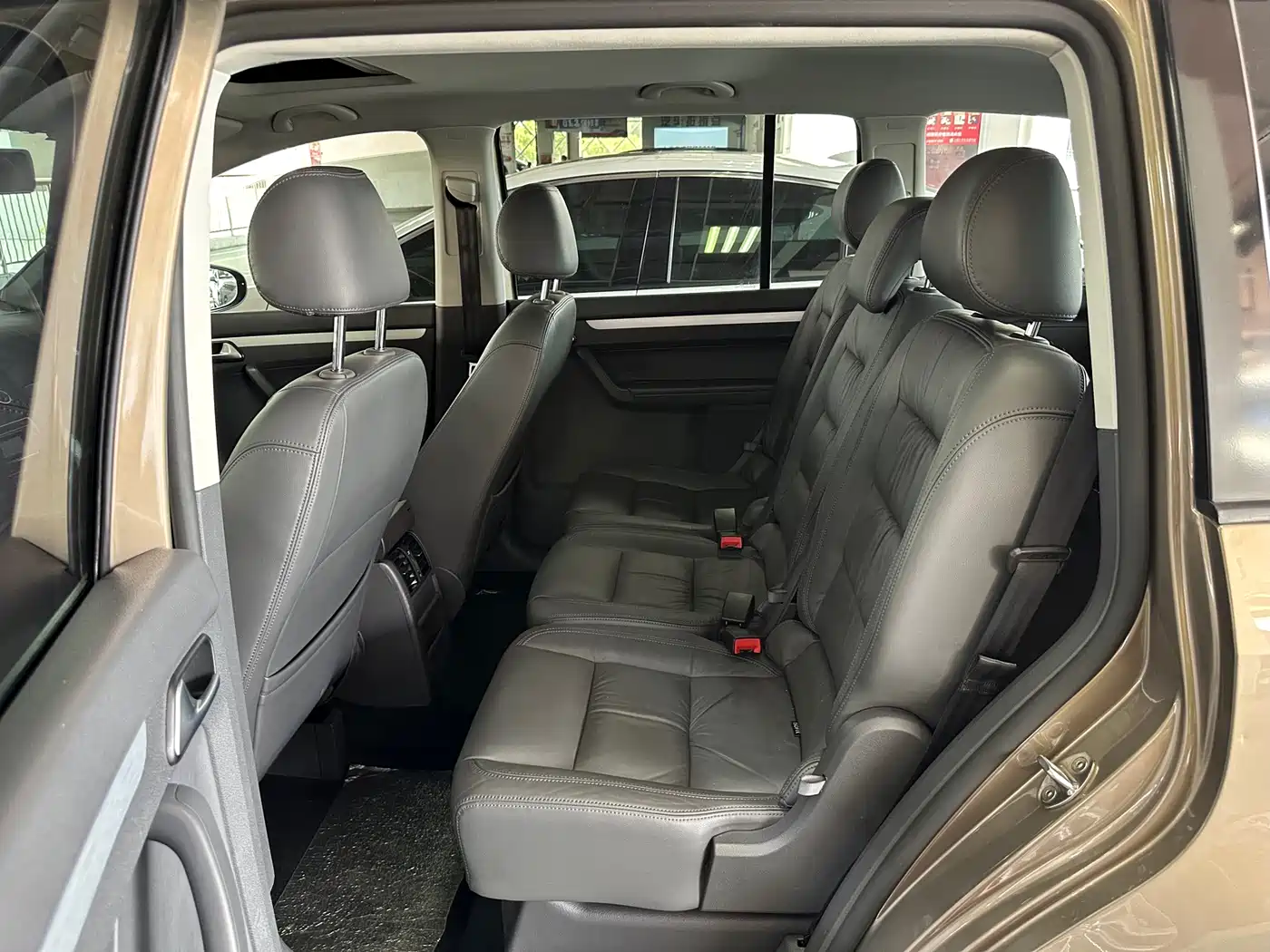 Volkswagen Touran 2015 1.4T DSG Comfort Edition 5-seater фото 4