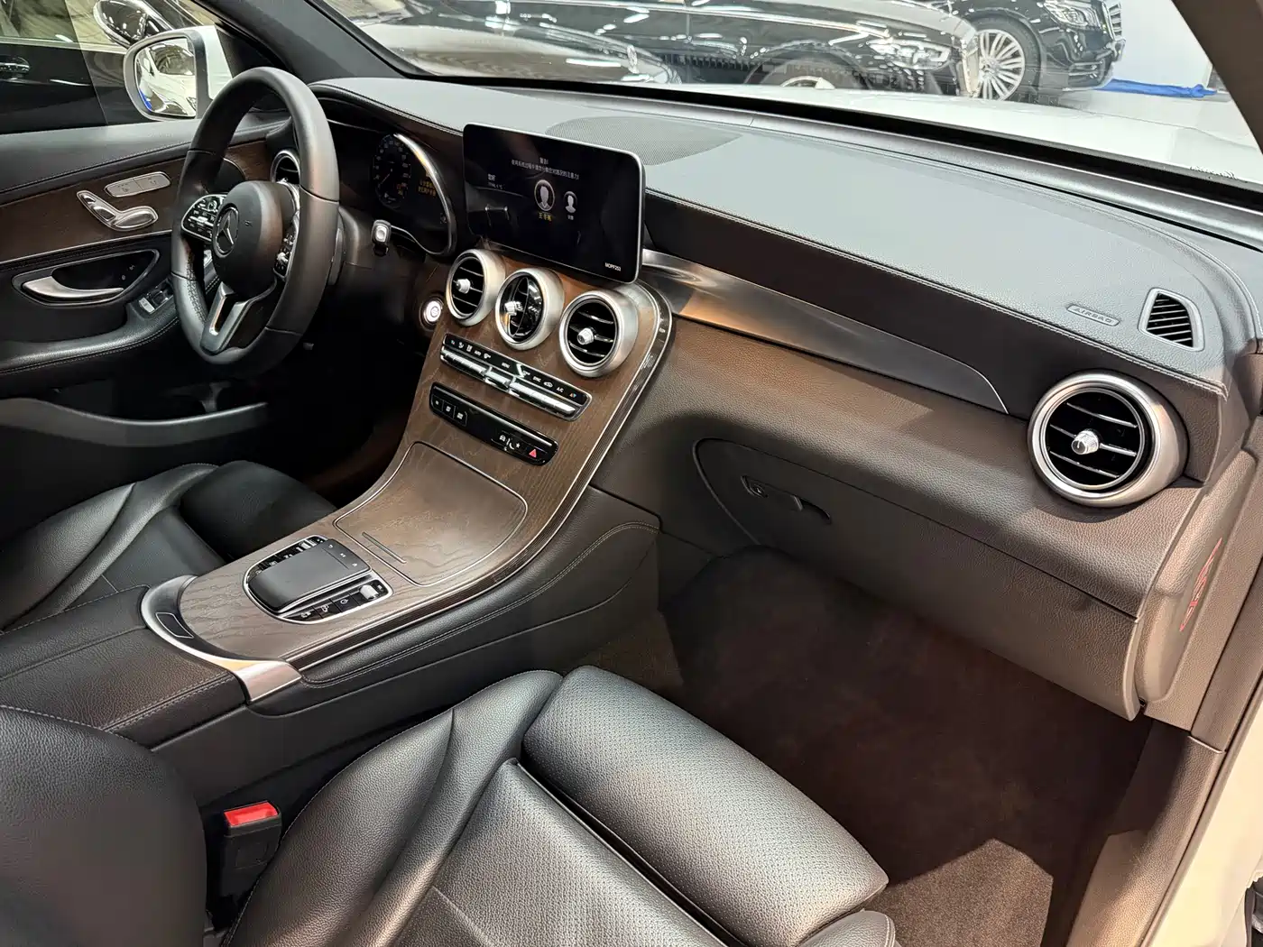 Mercedes-Benz GLC 2021 GLC 260 L 4MATIC Luxury фото 13