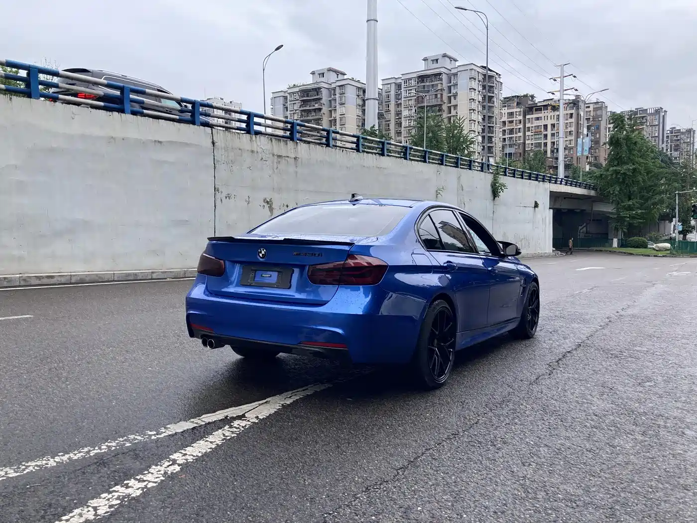 BMW 3 Series 2017 320i M Sport фото 12