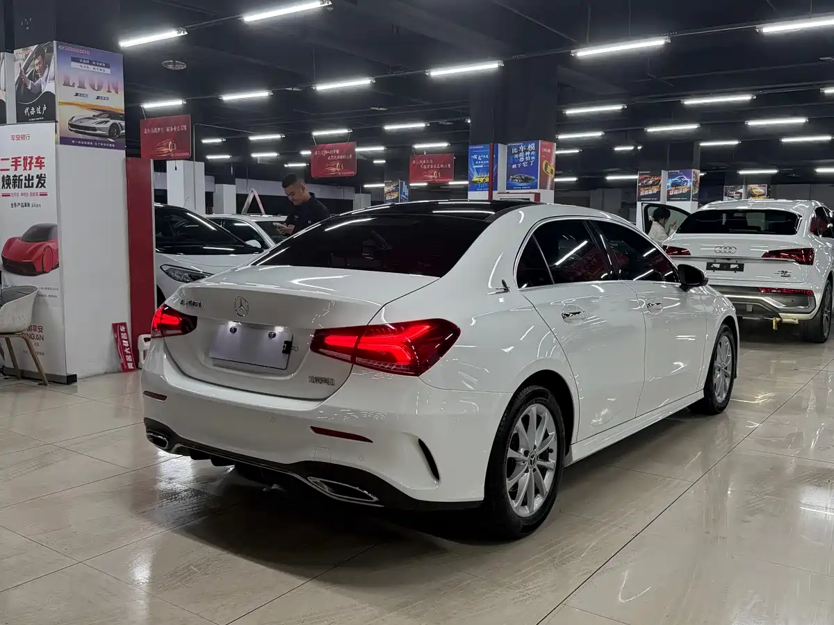 Mercedes-Benz A-Class 2021 A 200 L Sport Sedan Dynamic Type фото 9