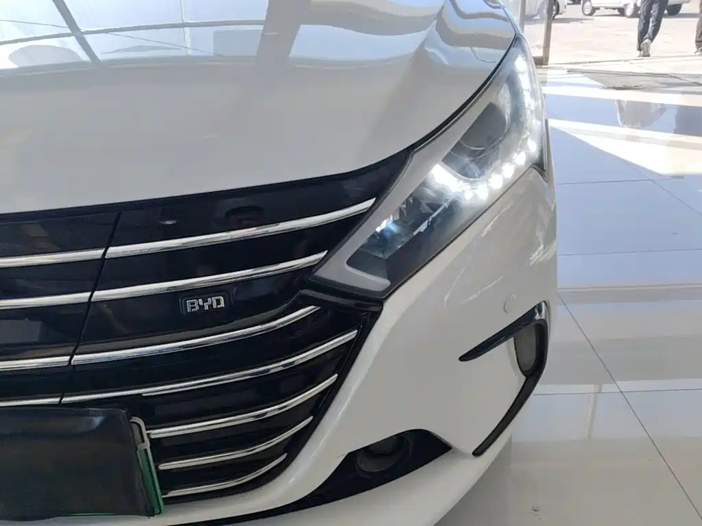 صورة 24 - BYD Qin New Energy
