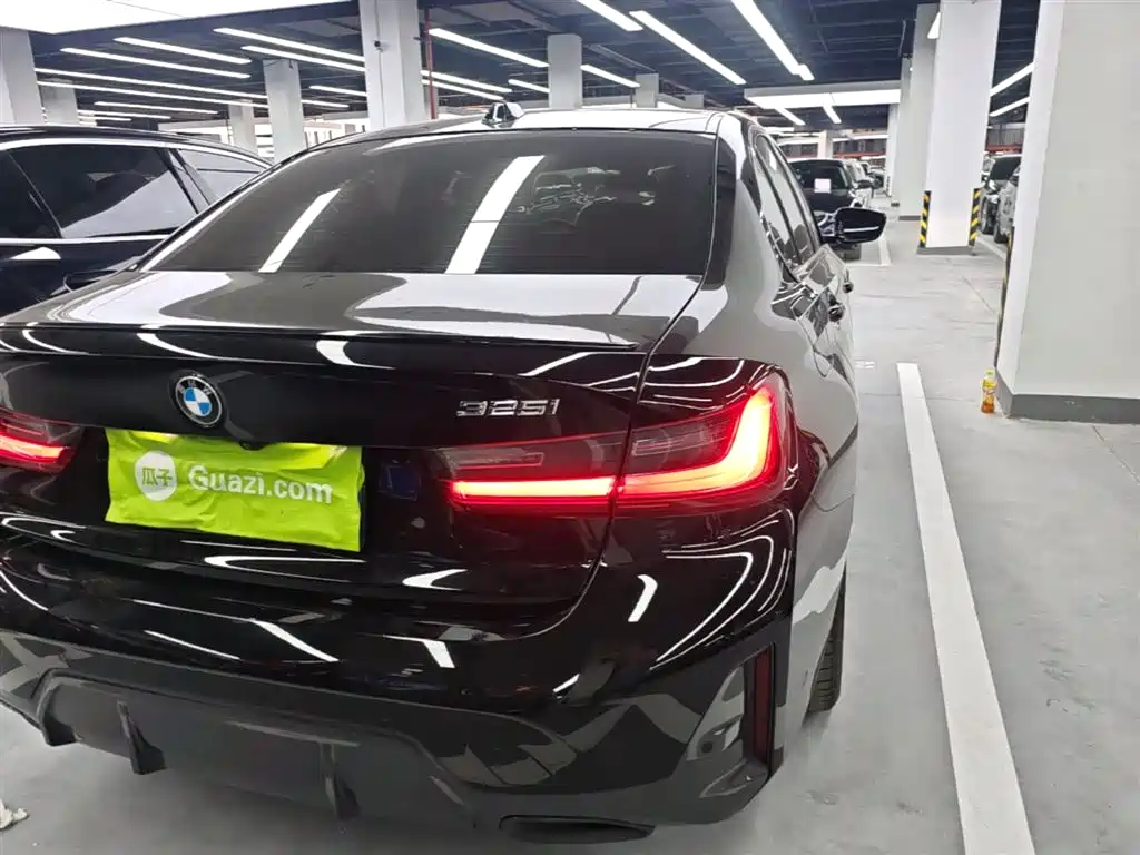 BMW 3 Series 2024 325i M Sport Shadowline Package фото 8