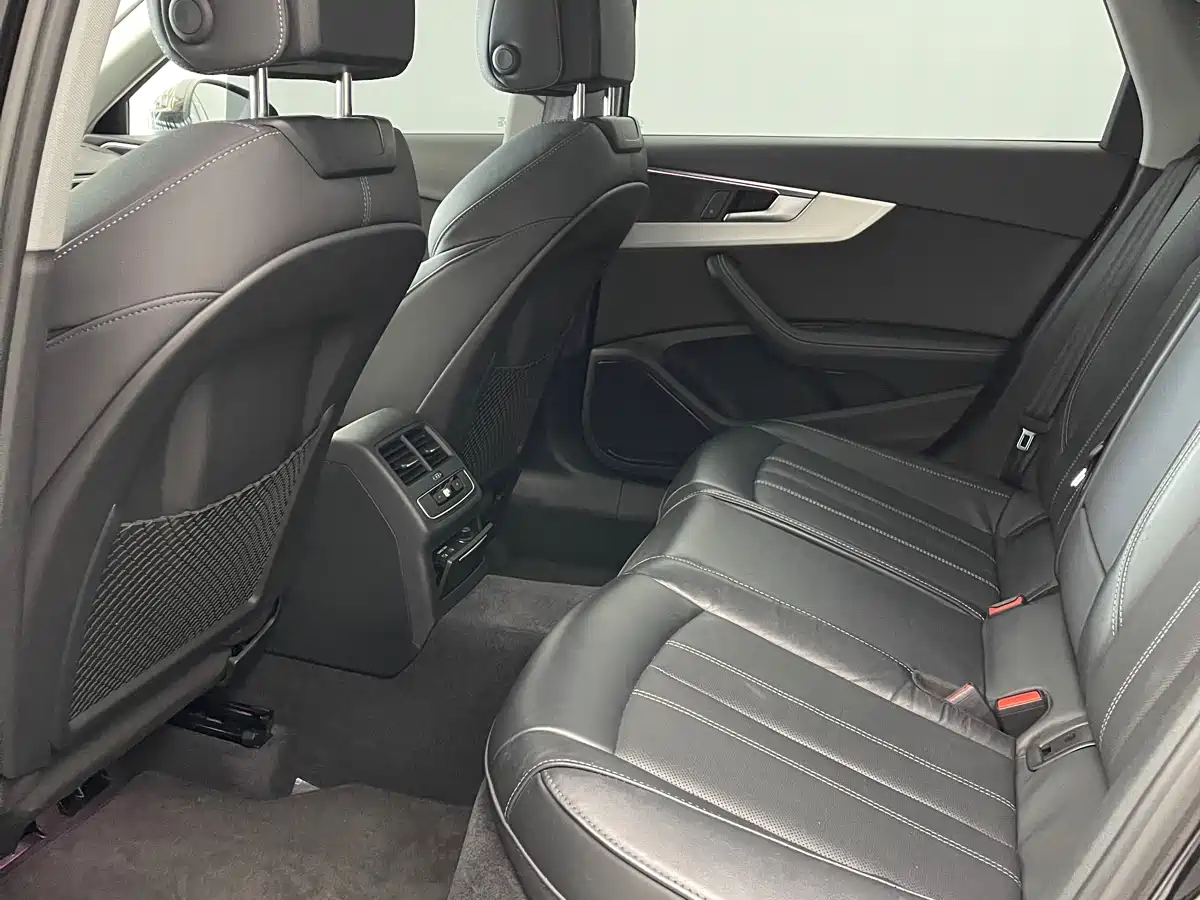Audi A4L 2022 40 TFSI Luxury Dynamic фото 5