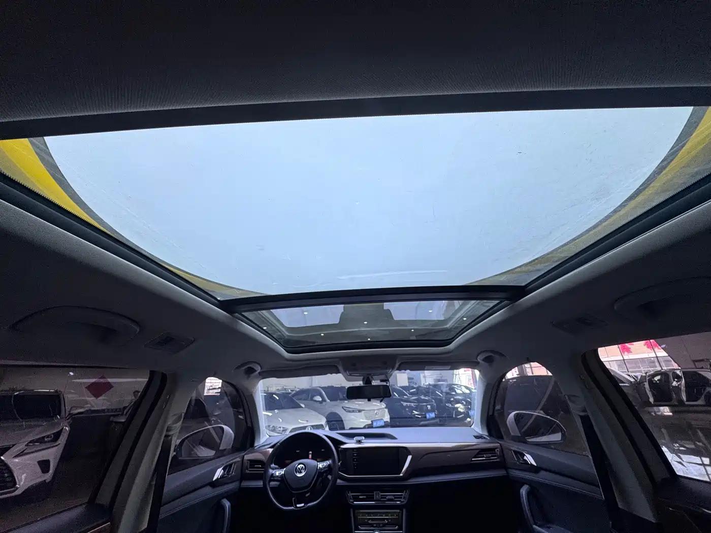 Volkswagen Tharu 2022 280TSI FWD Luxury Edition фото 7