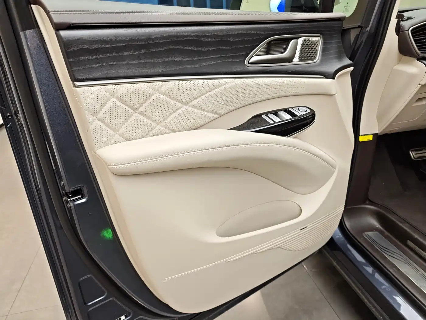 Denza D9 2025 Model DM-i Smart Drive Edition 1020 AWD Flagship фото 12