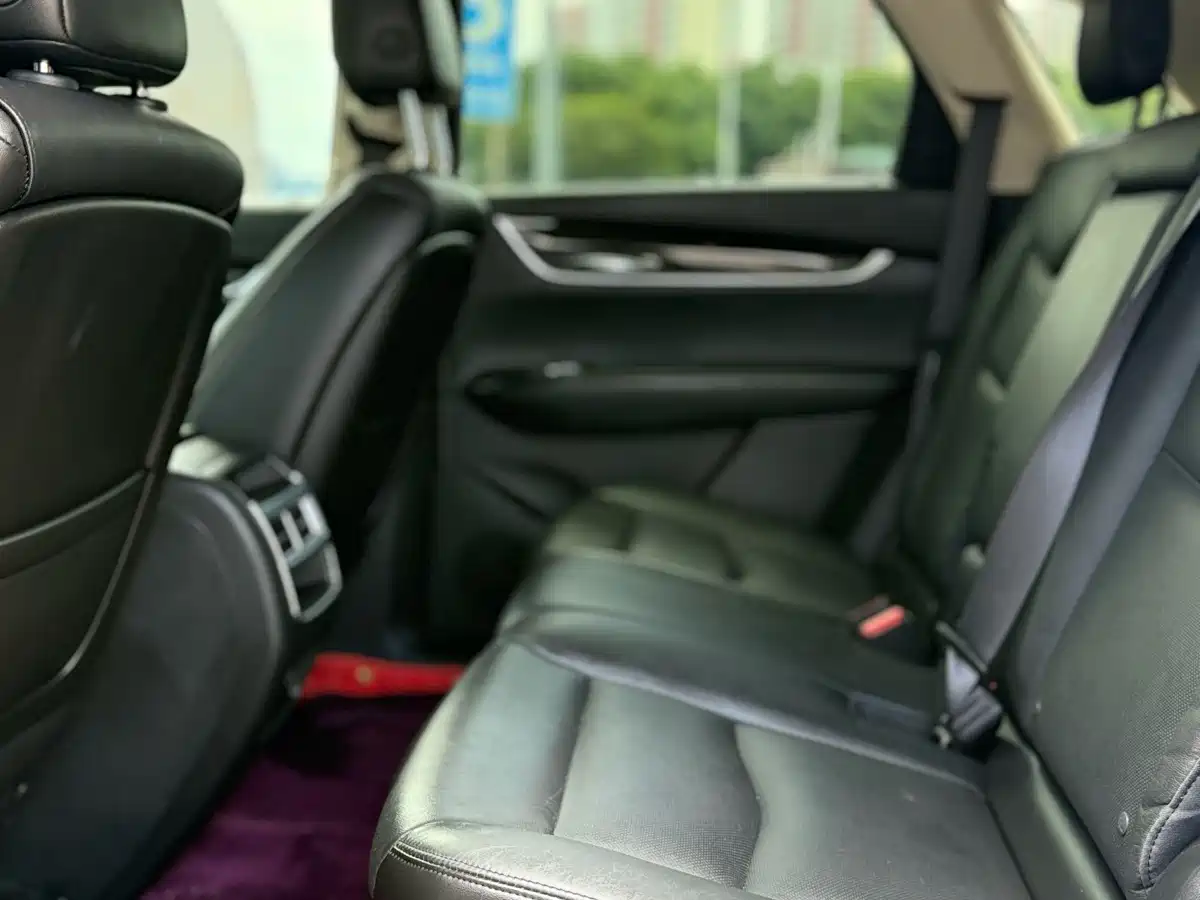 Cadillac XT5 2017 2016 25T Luxury Model