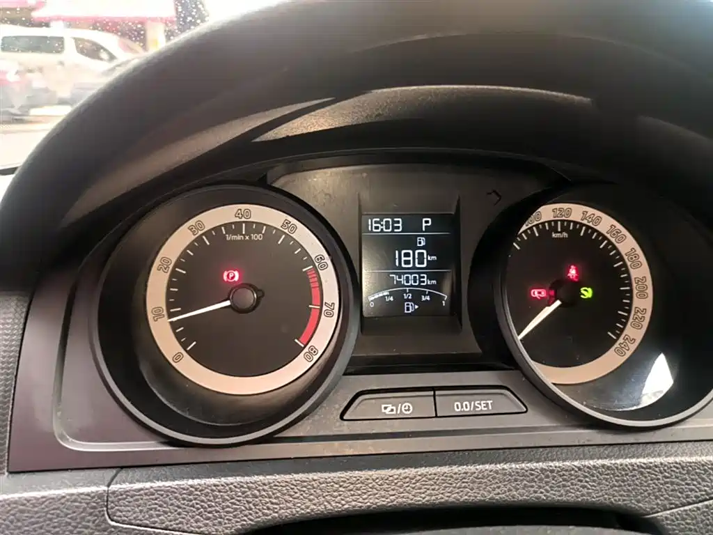 Škoda Skoda Rapid Spaceback 2019 Facelift 1.5L Automatic Standard Version China V фото 12