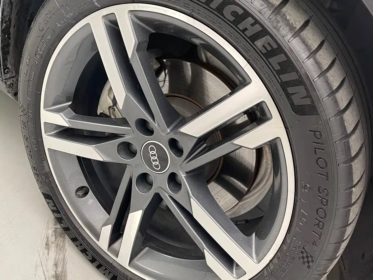 Audi A4L 2022 40 TFSI Luxury Dynamic фото 14