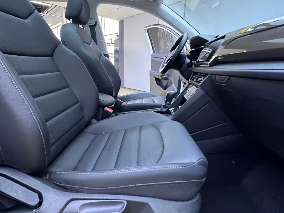 Volkswagen Tharu 2022 280TSI FWD Luxury Edition фото 14