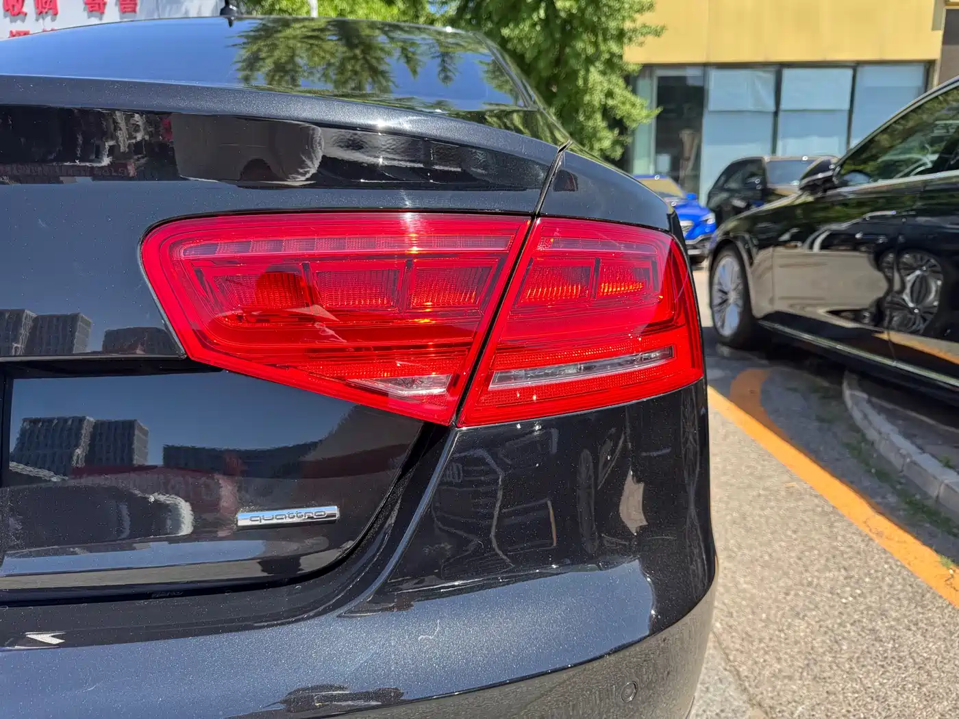 Audi A8 2011 A8L 3.0 TFSI quattro Comfort (213kW) фото 32