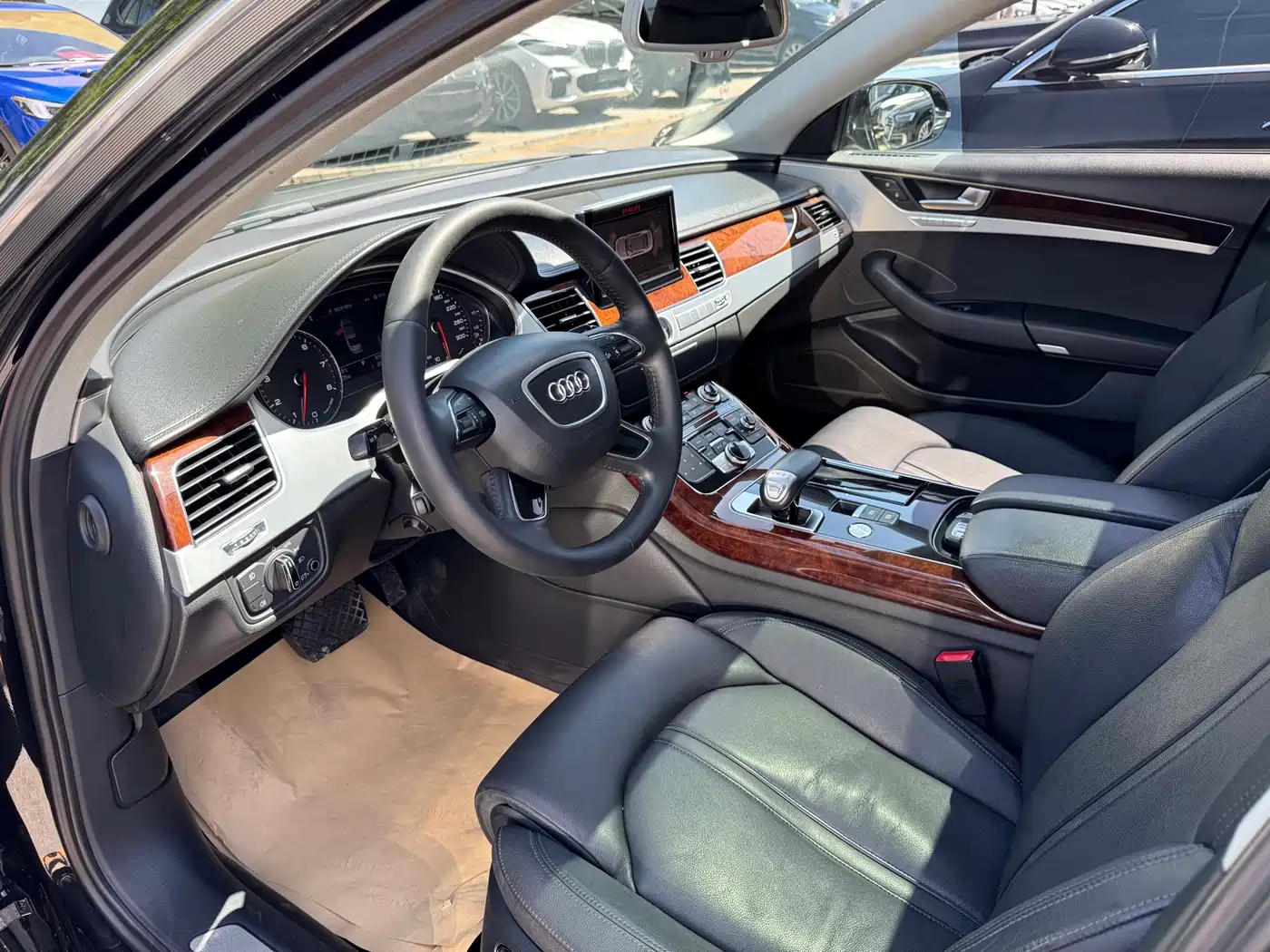 Audi A8 2011 A8L 3.0 TFSI quattro Comfort (213kW) фото 11