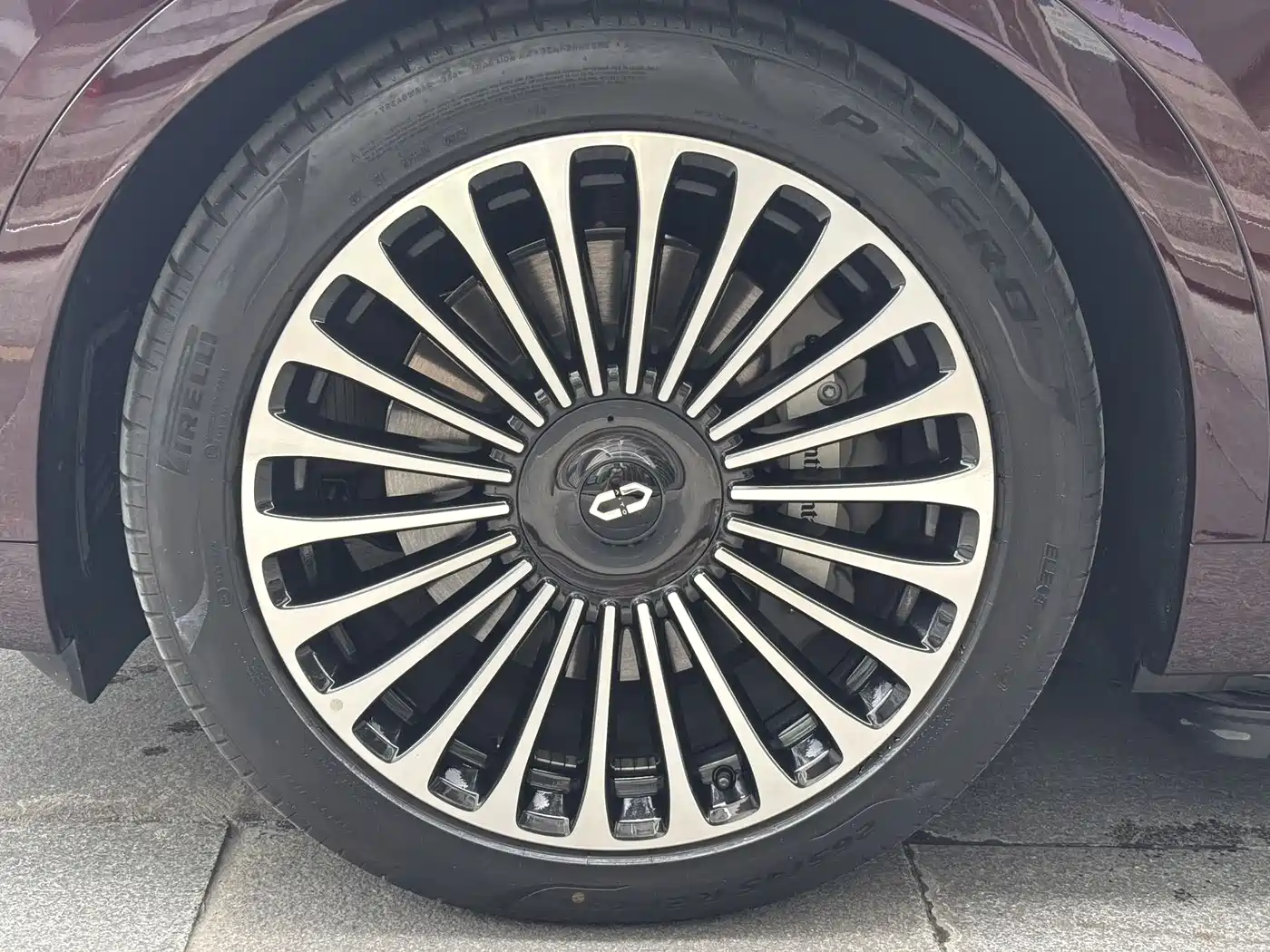 AITO Wenjie AITO M9 2025 Extended Range Ultra 52kWh 6-Seater фото 13