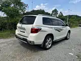 Photo 4 - Toyota Highlander