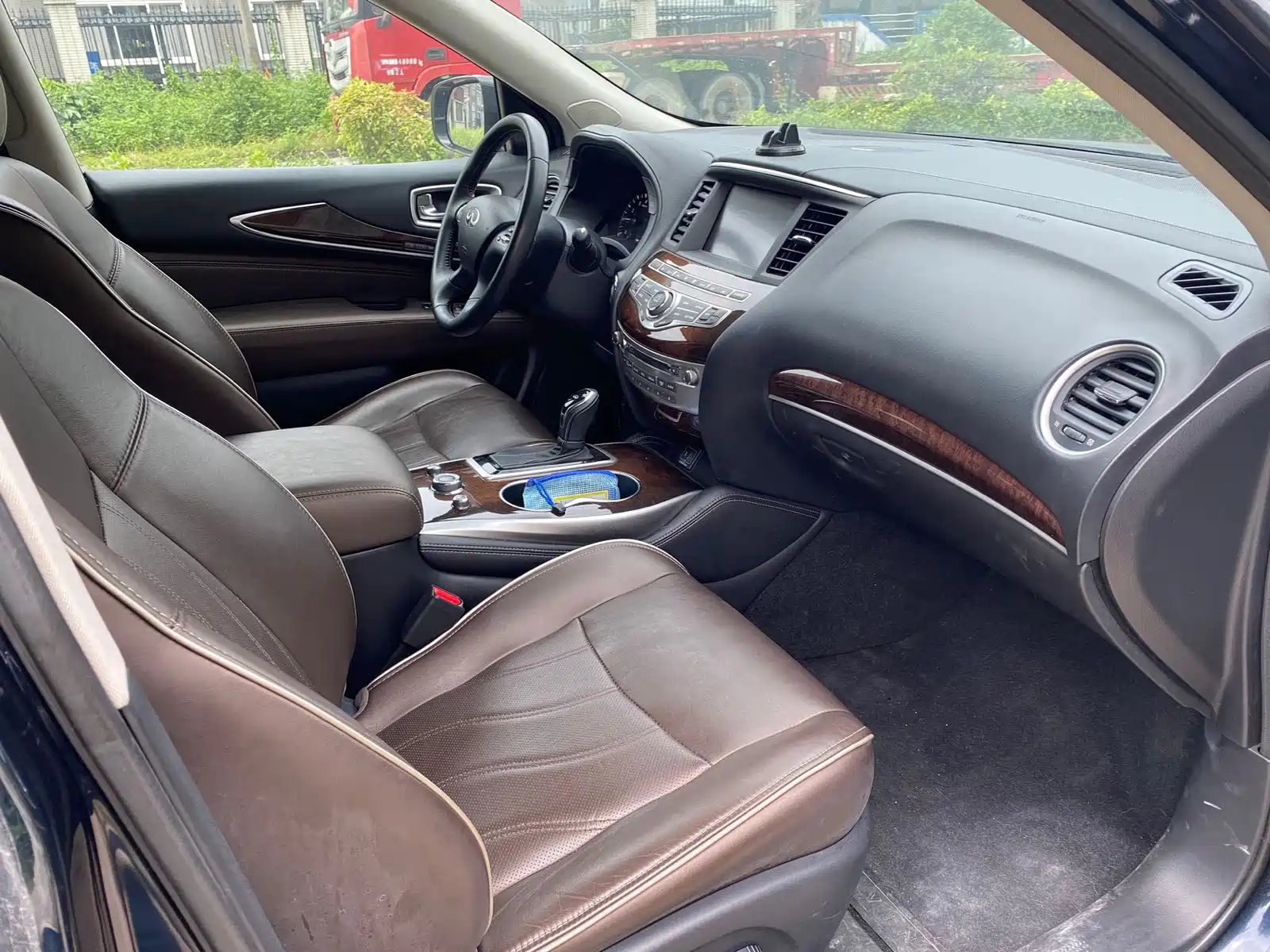 Photo 14 - Infiniti QX60 (Import)