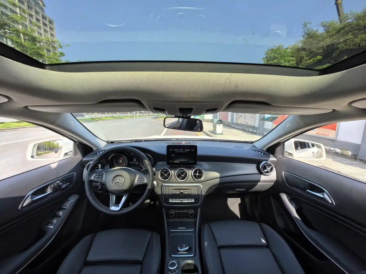 Mercedes-Benz GLA 2018 GLA 200 Dynamic фото 8