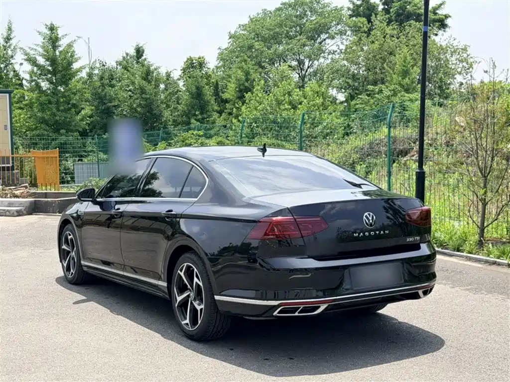 Volkswagen Magotan 2023 Model 2 Million Commemorative Edition 330TSI DSG Luxury фото 17
