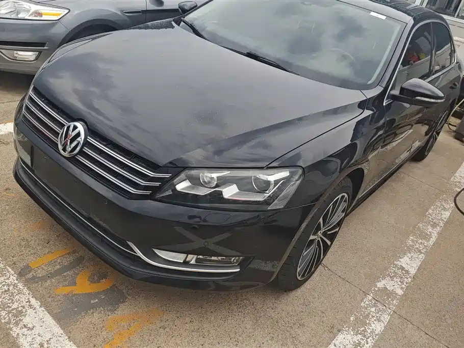 Volkswagen Passat 2014 1.8TSI DSG Executive Navigation Edition