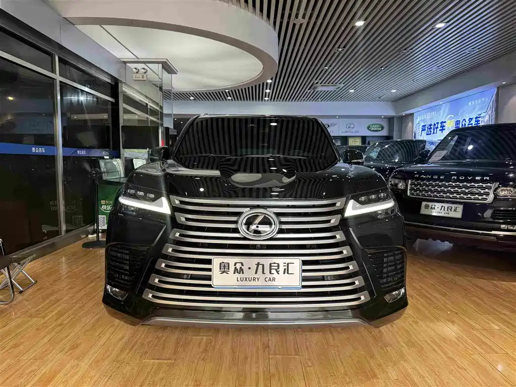 Фото 2 - Lexus LX