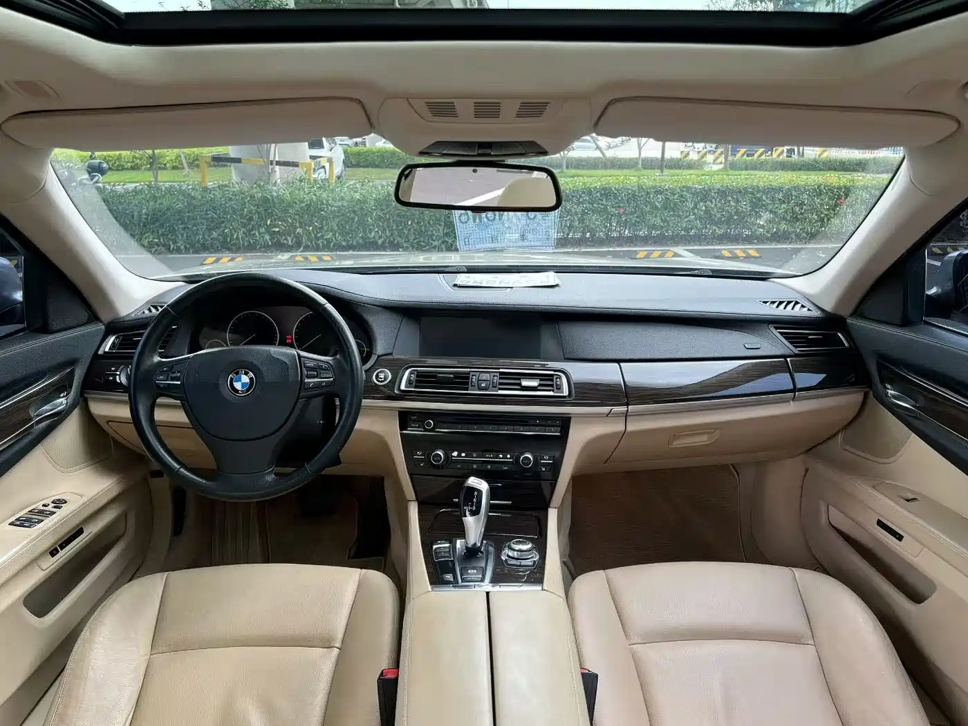 BMW 7 Series 2011 730Li Elegance фото 8