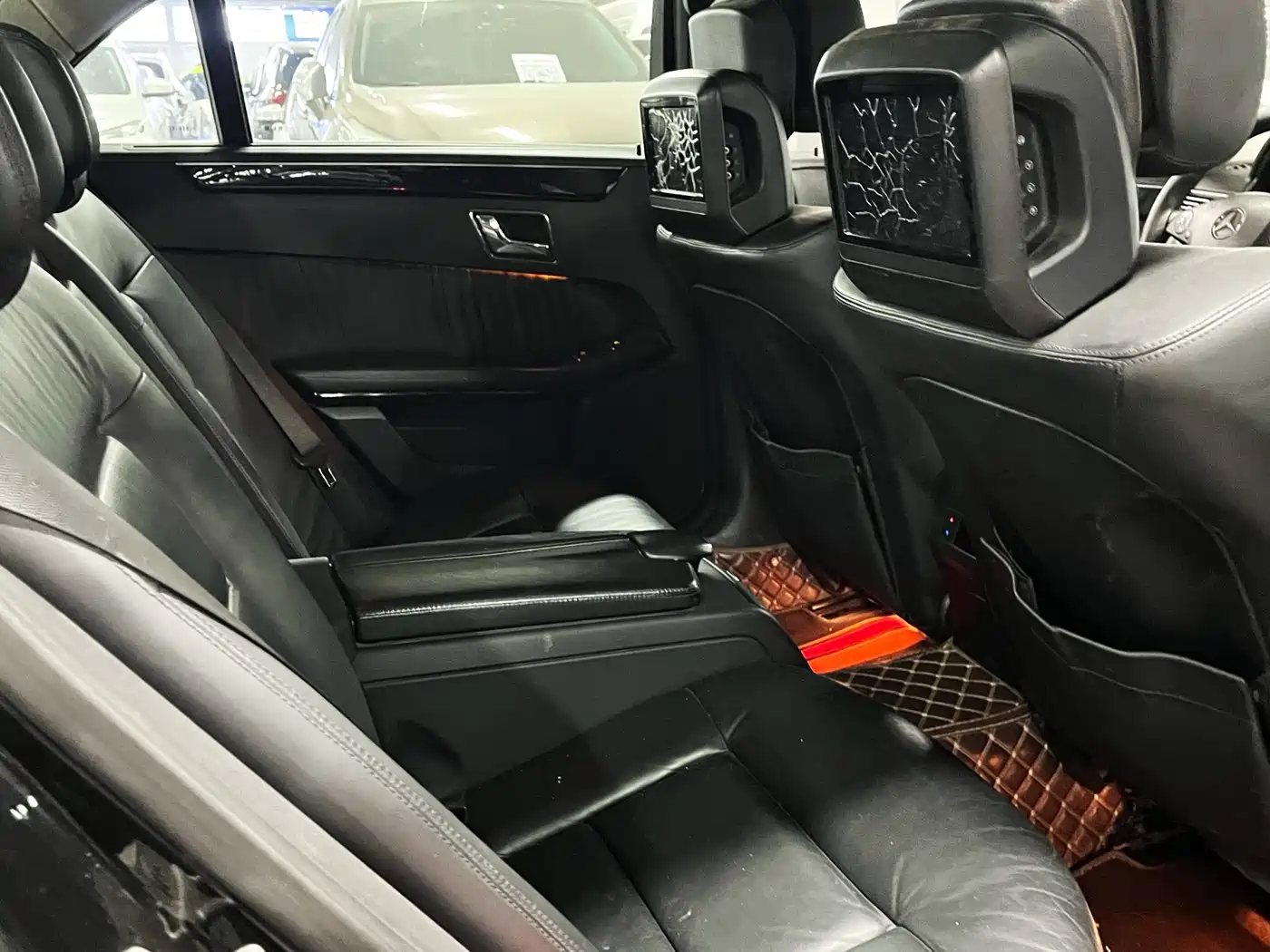 Mercedes-Benz E-Class (Import) 2010 Model E 300 Elegance Luxury Edition фото 7