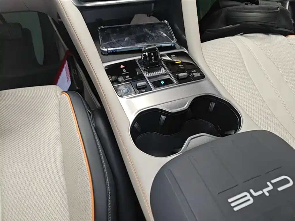 BYD Song PLUS PHEV 2024 Glory Edition DM-i 110km Flagship PLUS фото 14