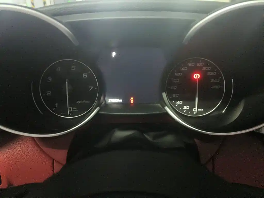 Alfa Romeo Giulia 2021 2020 2.0T 280HP Luxury Edition