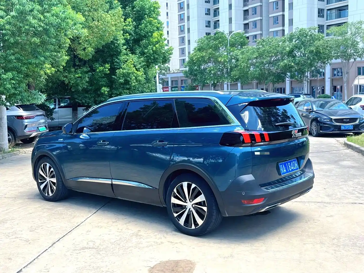 Peugeot 5008 2017 380THP 7-seat Luxury Edition фото 4