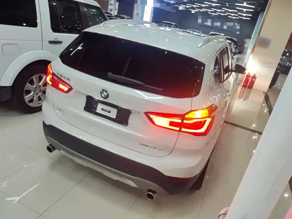 BMW X1 2019 sDrive18Li Premium Model фото 7