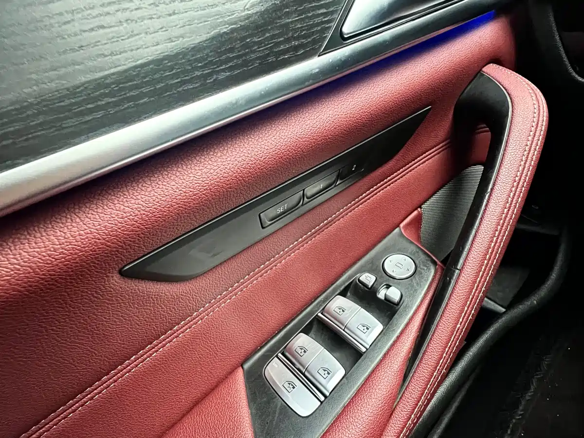 BMW 5 Series 2022 530Li Leading M Sport Package фото 14