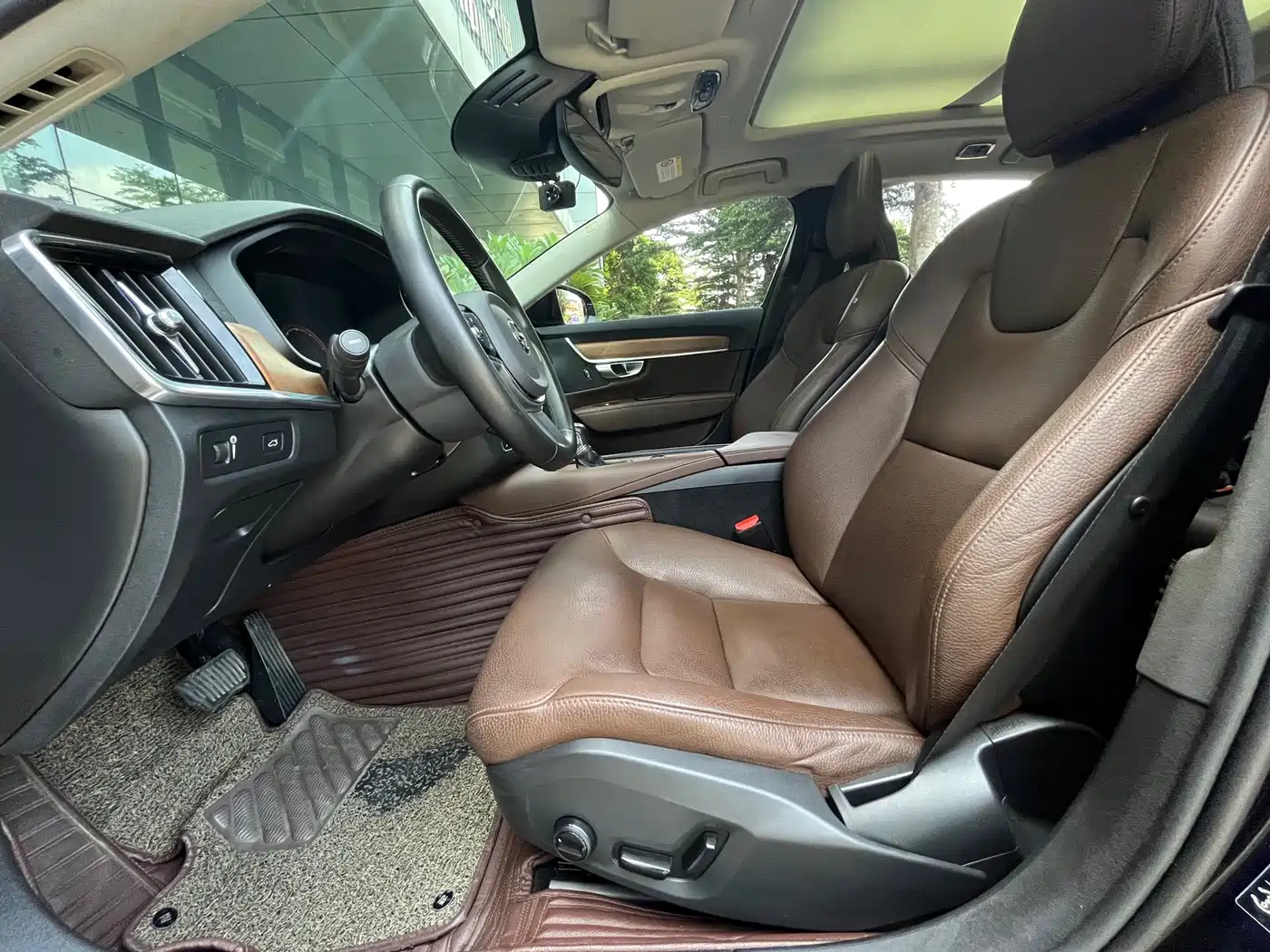 Фото 9 - Volvo S90