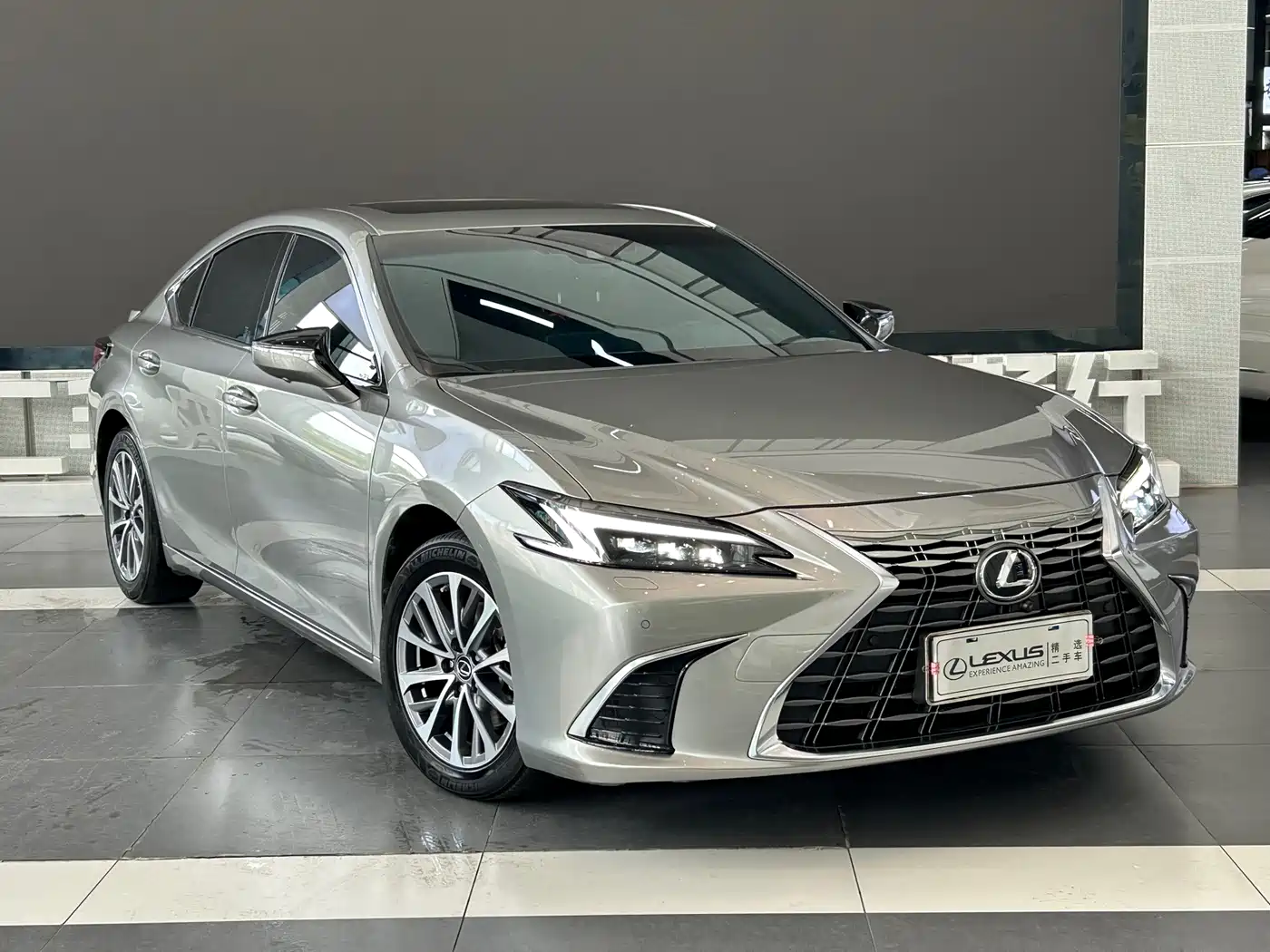 Lexus ES 2025 2025 300h Ultimate Edition