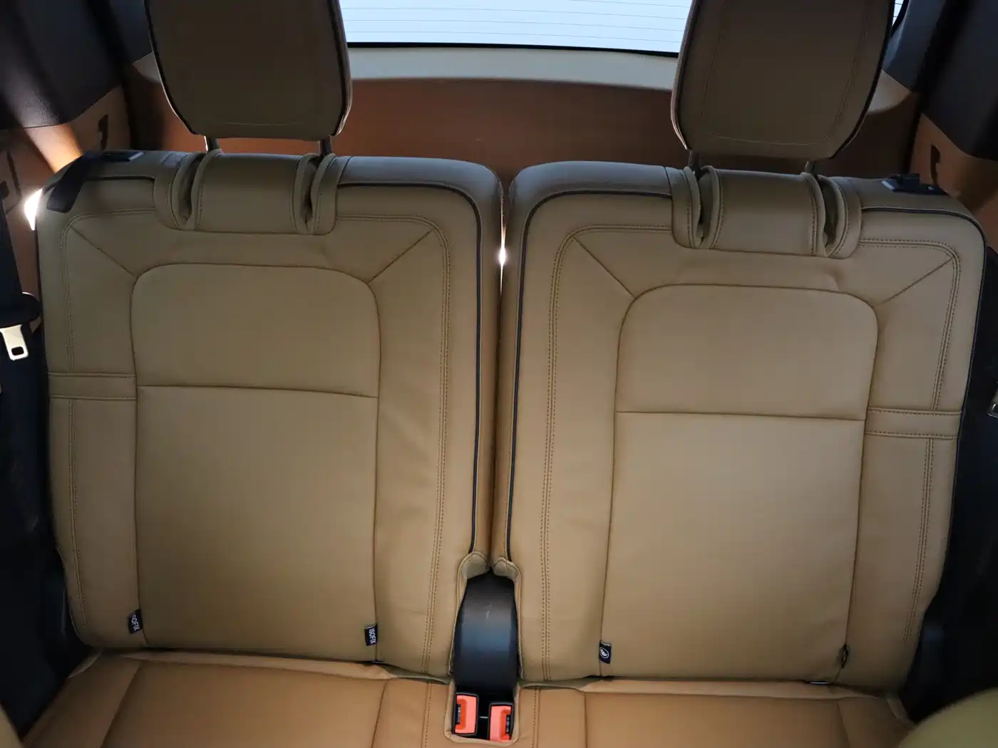 Photo 14 - Lincoln Aviator