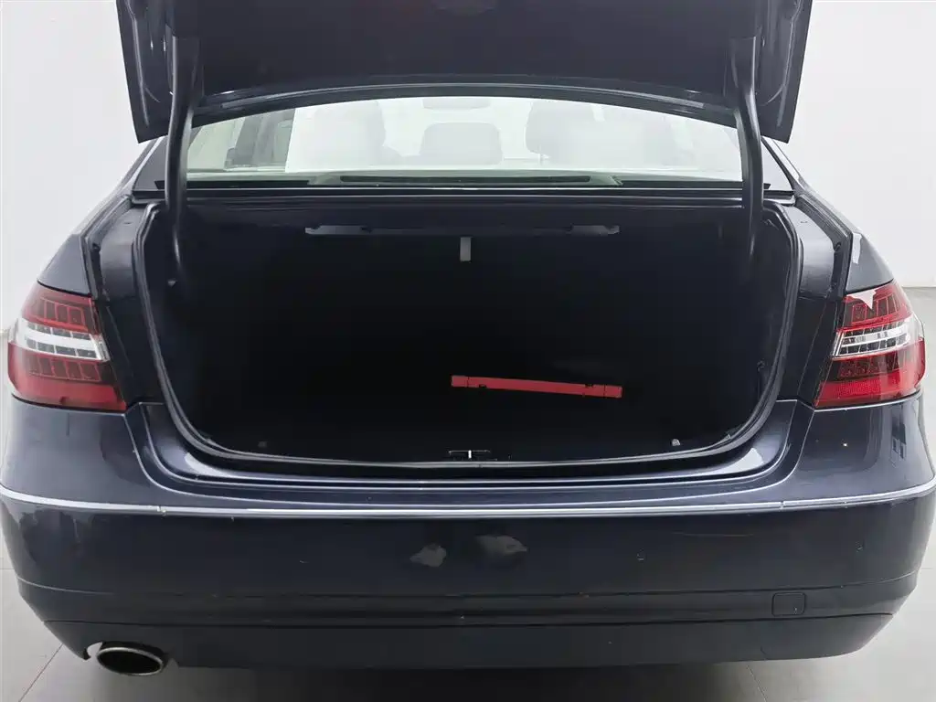 Mercedes-Benz E-Class 2010 E 260 L CGI Elegance фото 16