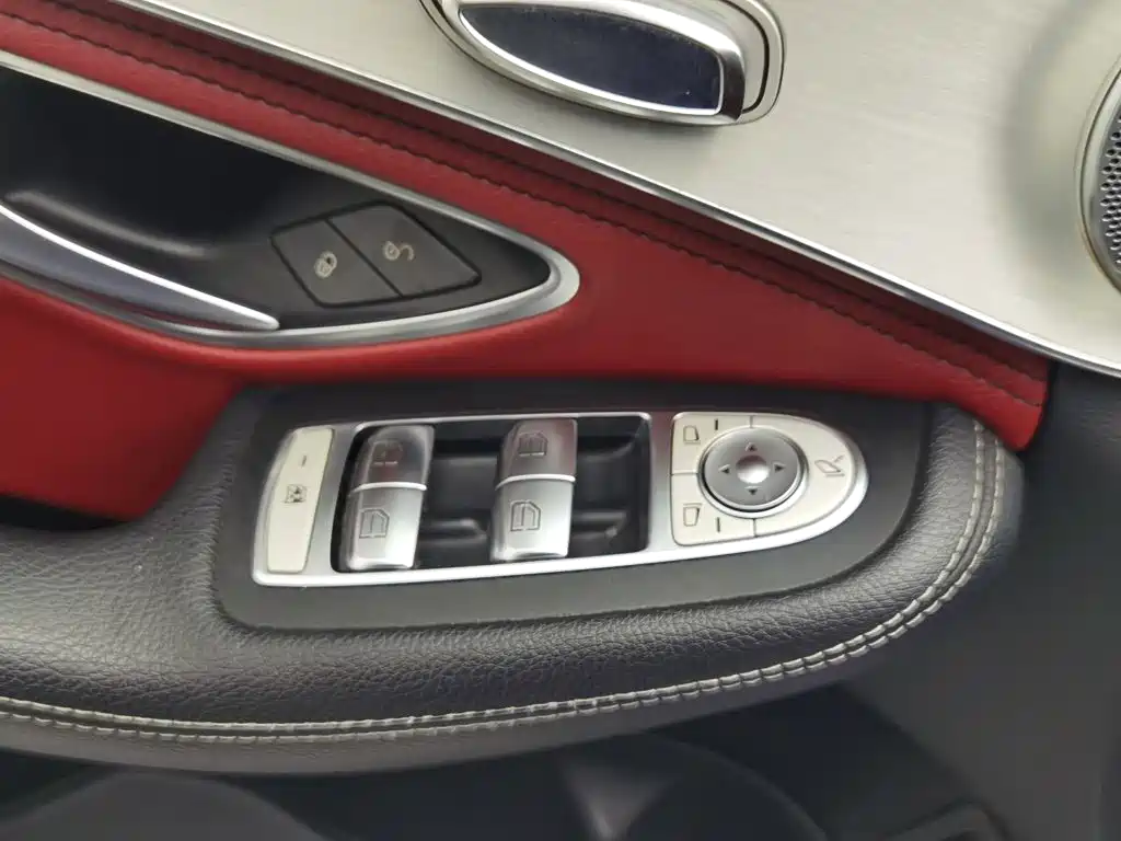 Фото 9 - Mercedes-Benz C-Class
