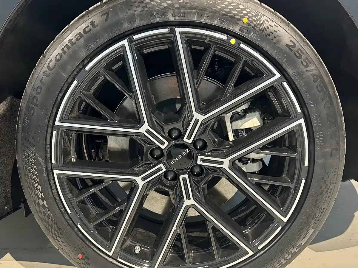 ZEEKR EXTREME KRYPTON 001