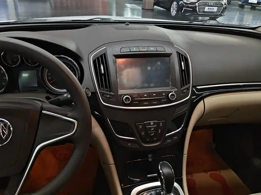 Buick Regal 2015 2.0L Leading Fashion Model фото 13