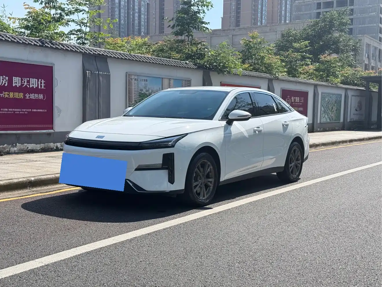 Geely Galaxy Galaxy L6 2025 EM-i 140km Voyage Edition