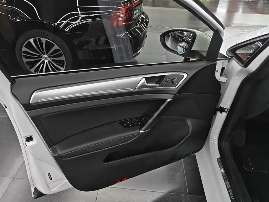 Volkswagen Golf 2018 230TSI Automatic Comfort фото 7
