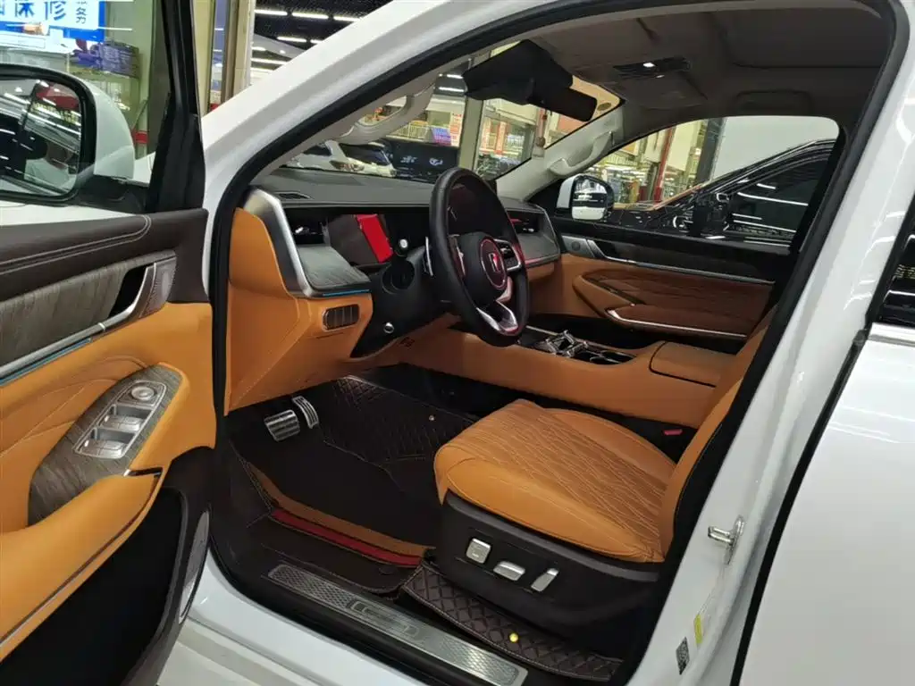 Tank 500 EV 2026 Hi4-T Smart Edition фото 16