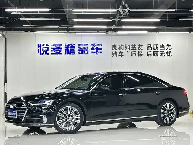 AUDI A8
