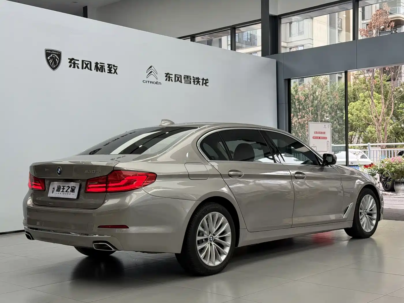 Фото 5 - BMW 5 Series