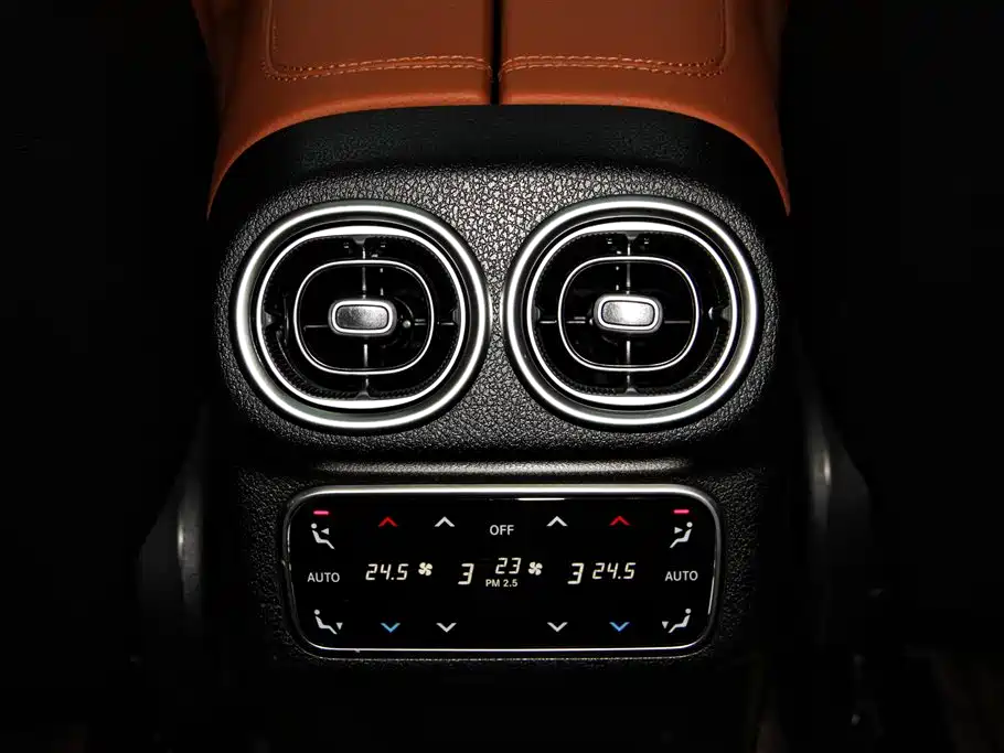 Mercedes-Benz GLC 2024 GLC 260 L 4MATIC Luxury 5-seater фото 26