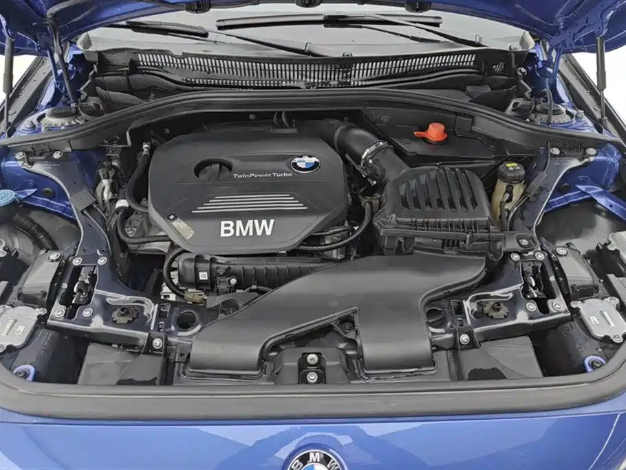BMW 1 Series 2018 118i Sport Edition фото 10