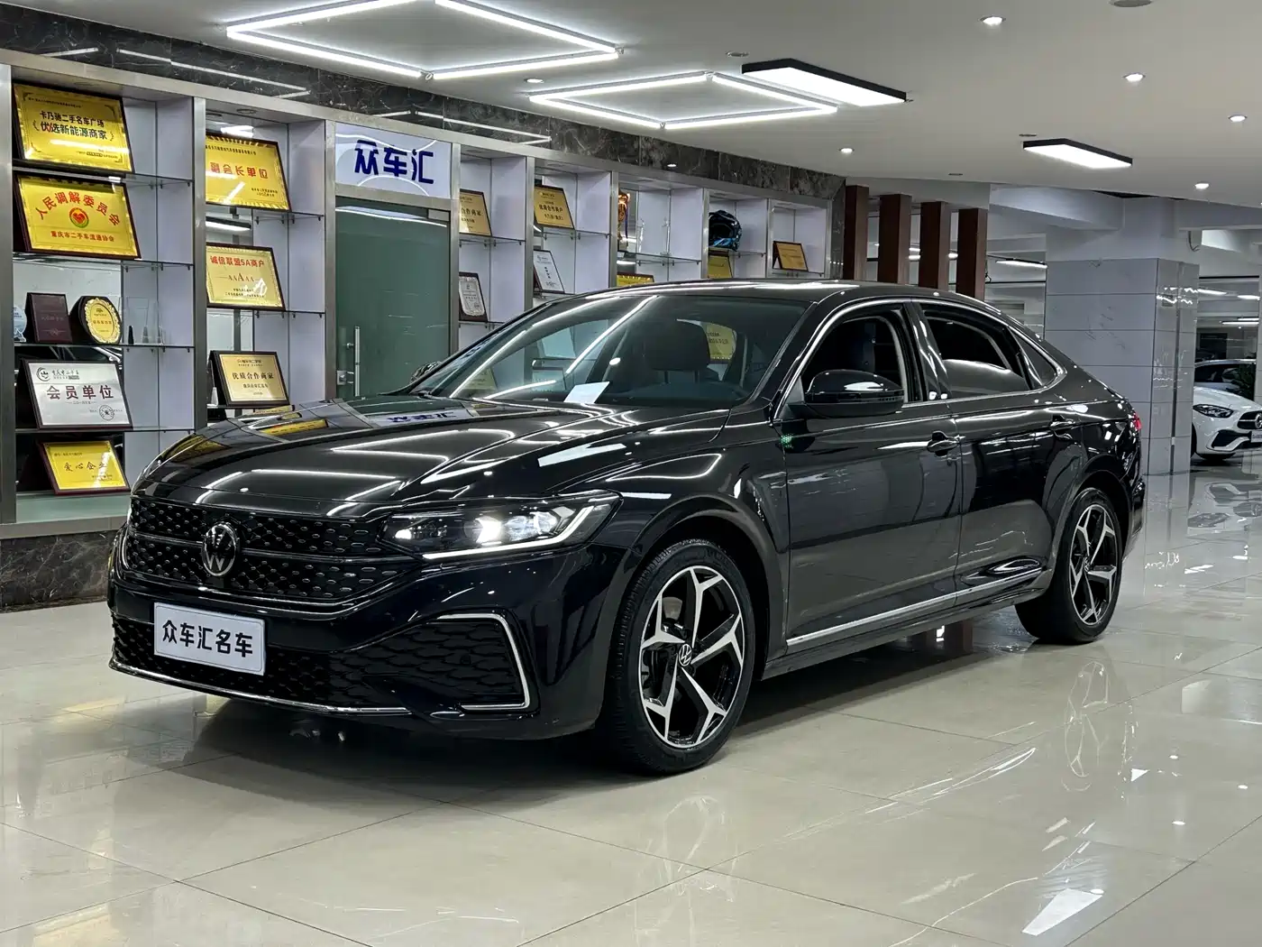 Volkswagen Passat 2024 330TSI Starlight Elite Edition