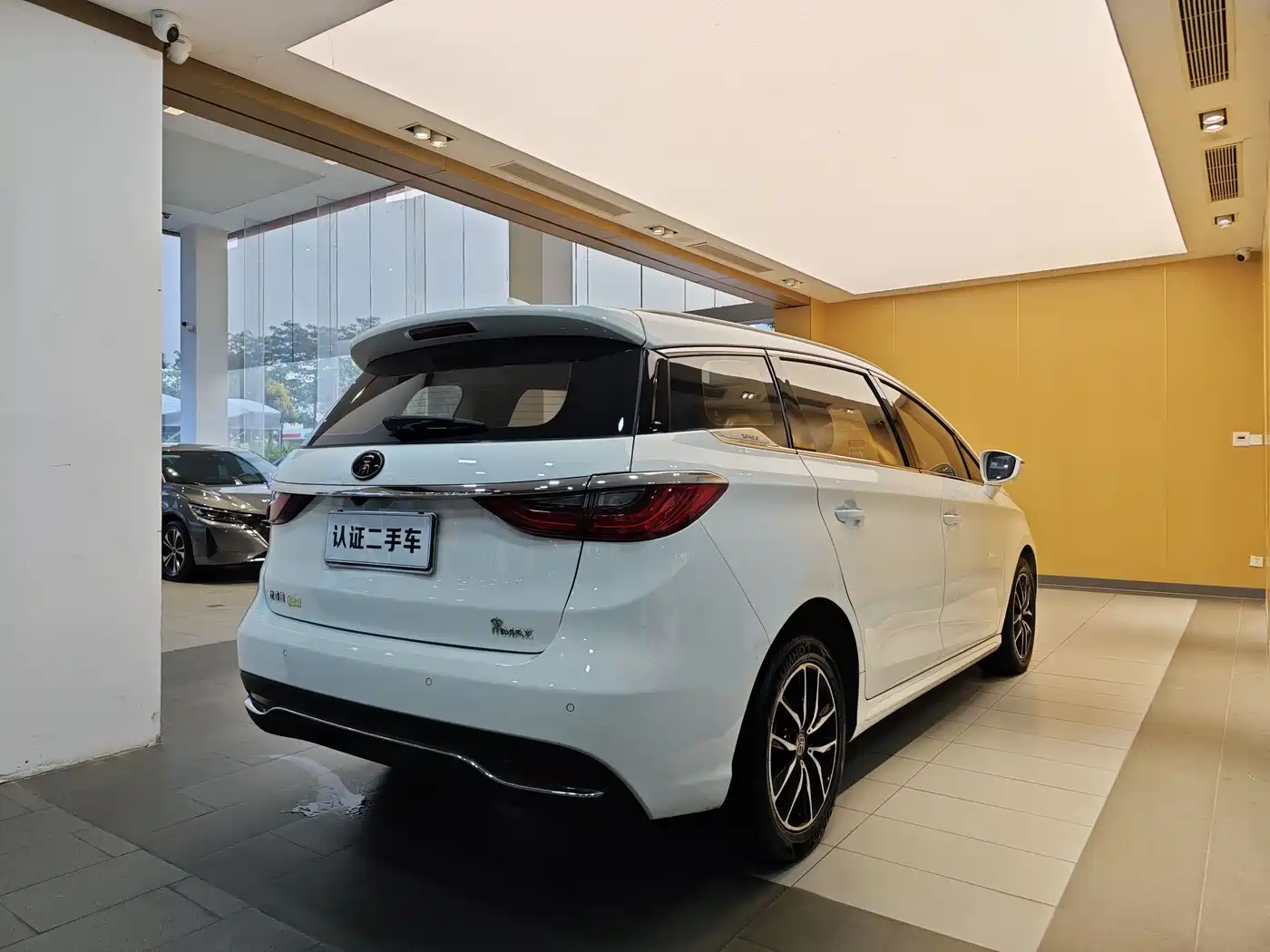 BYD Song MAX 2018 1.5T Automatic Smart Connected Premium 6-Seater фото 30